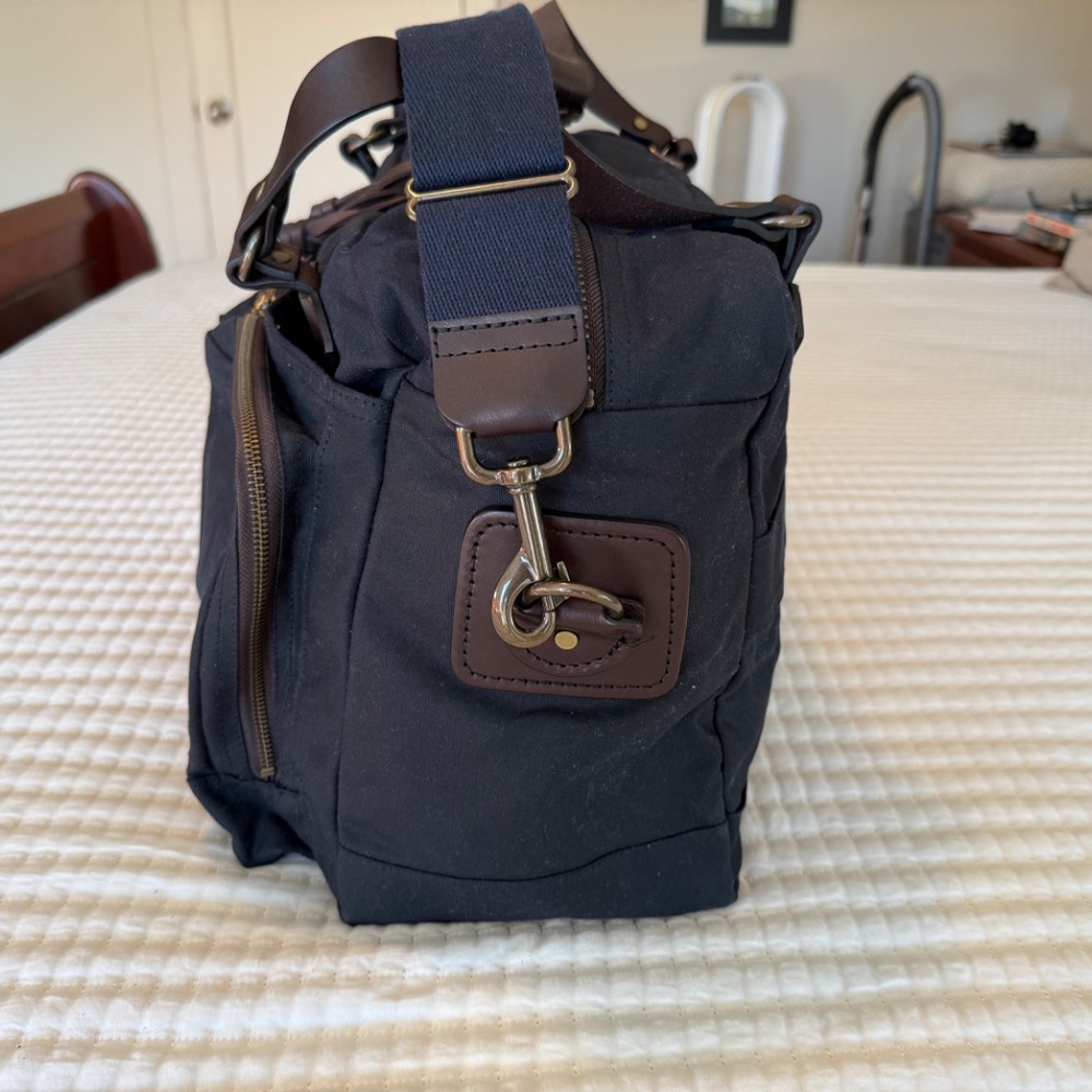 Filson 48 Hour Tin Cloth Duffle Bag - Picture 3 of 7